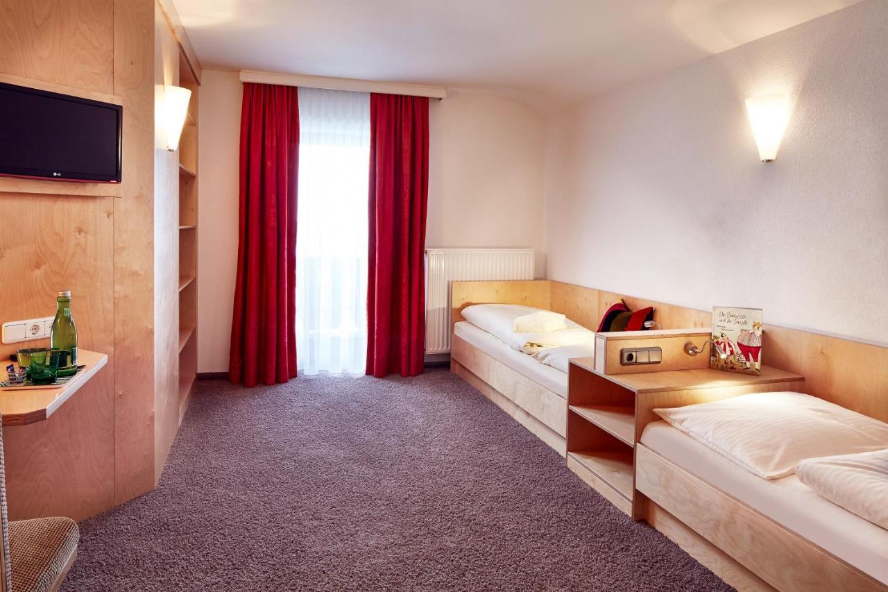 Keyone Rooms Loisach Lermoos Exterior photo